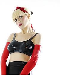 Kort Latex BH med Formade Koppar